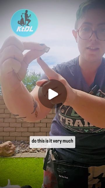 Kat the Dog Trainer | When feeding your dog a treat 🐶, always place it between the bottom of your fingers at the start of your palm 🖐️, and offer it with a flat… | Instagram